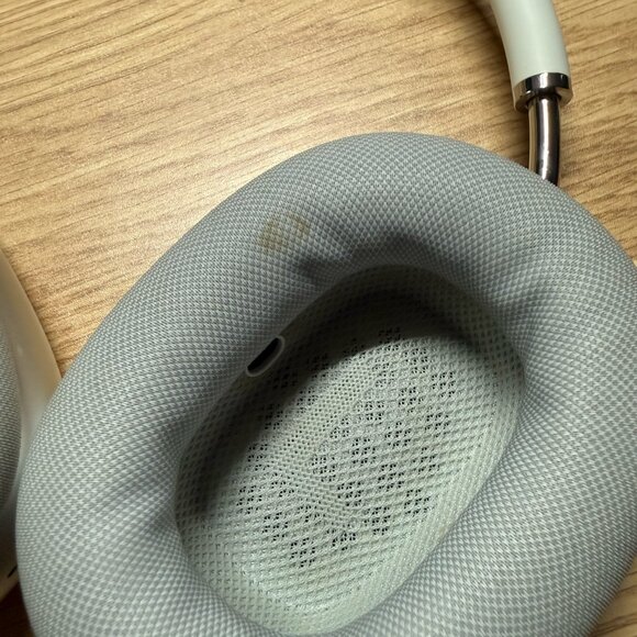 Apple AirPod Max - White with case - Picture 5 of 10